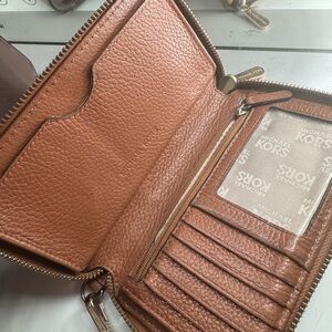 Michael Kors Brown Leather Wallet with Zip Closure